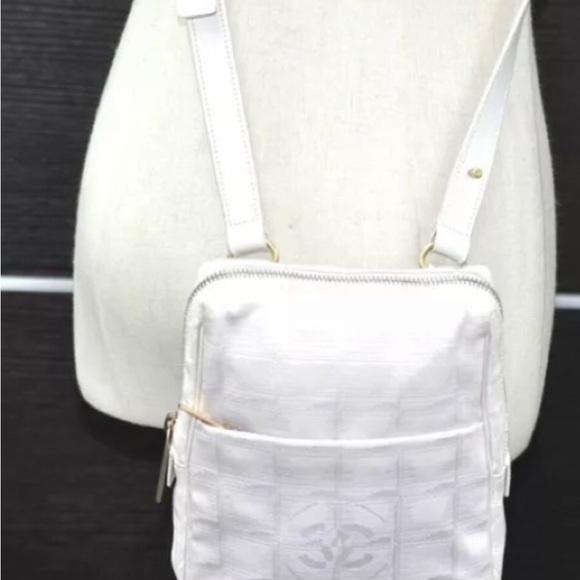 Chanel made in France silk logos white mini crossbody about 9” high w auth card - Picture 13 of 15